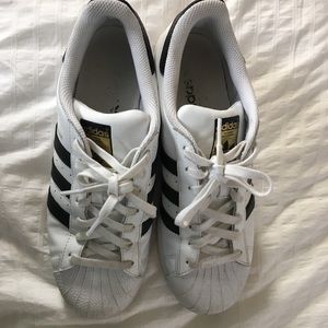 Adidas superstars
